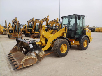 Wheel loader CATERPILLAR 906M
