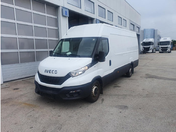 Van penumpang IVECO Daily 35s16