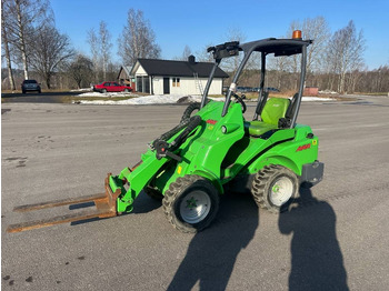 Skid steer AVANT