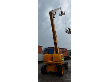 Platform udara yang dipasang di truk GENIE