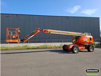 Boom teleskopik JLG