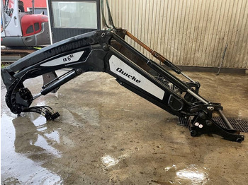 Pemuat depan untuk traktor