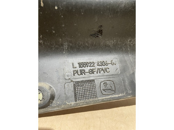 Kabin dan interior untuk Peralatan pertanian John Deere 6920S - osłona plastik wnętrza L155922: gambar 4