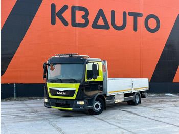 Truk flatbed MAN TGL