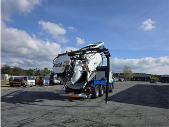 Truk vakum RENAULT