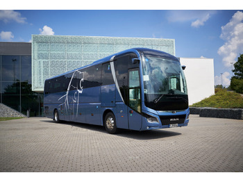 Bus pariwisata MAN Lion's Coach