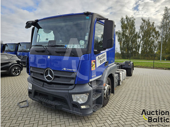 Truk sasis MERCEDES-BENZ Actros 1843