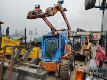Skid steer New Holland LS 185 B: gambar 2