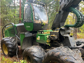 Peralatan pemanen JOHN DEERE