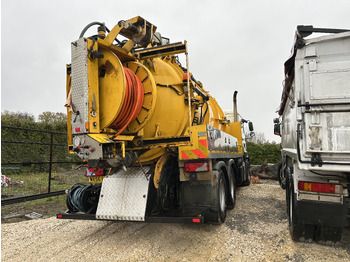 Truk vakum MAN TGA 26.390