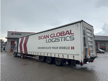 Semi-trailer dengan terpal samping WIESE