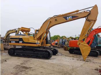 Ekskavator perayap CATERPILLAR 320B