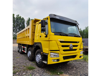 Truk jungkit SINOTRUK HOWO