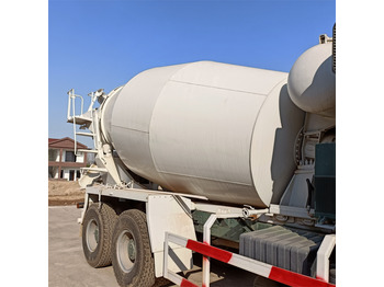 Truk pompa mixer HOWO HOWO-mixer pump truck: gambar 2 Truk pompa mixer HOWO HOWO-mixer pump truck: gambar 2