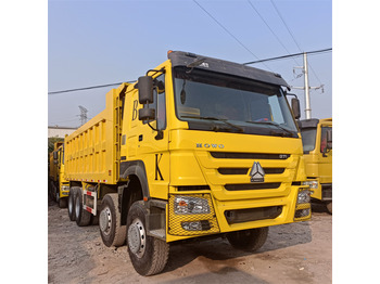 Truk jungkit SINOTRUK HOWO