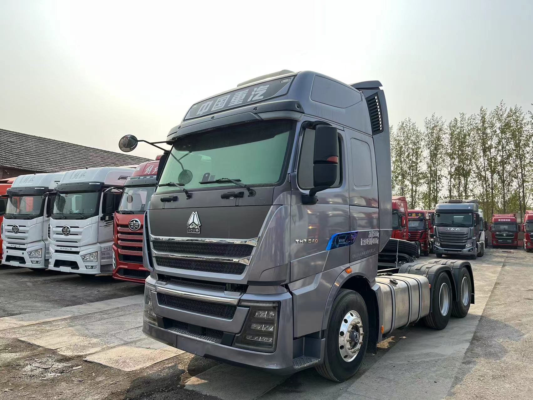 Tractor head SINOTRUK HOWO