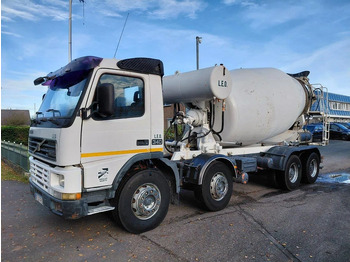 Truk pengaduk beton VOLVO FM12 340