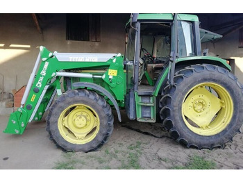 Pemuat depan untuk traktor METAL-TECHNIK