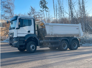 Truk jungkit MAN TGS 33.440