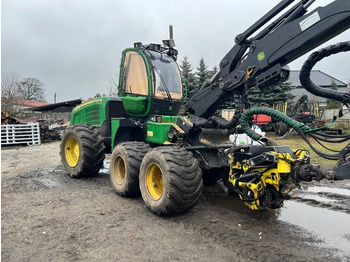 Peralatan pemanen JOHN DEERE