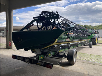 Pemanen gabungan JOHN DEERE