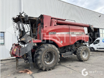 Pemanen gabungan CASE IH