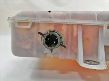 Bagian universal untuk Truk Volvo Expansion tank 996021: gambar 5