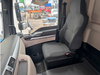 Truk dengan terpal samping MAN 18.290 4X2 Koffer / Plane Top Zustand 8,30 Meter: gambar 4 Truk dengan terpal samping MAN 18.290 4X2 Koffer / Plane Top Zustand 8,30 Meter: gambar 4