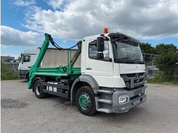 Truk skip loader MERCEDES-BENZ