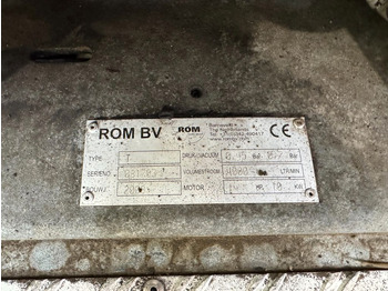 Truk vakum Mercedes-Benz 818 4X2 ROM Toilettenwagen: gambar 3