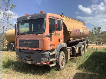 Truk tangki MAN