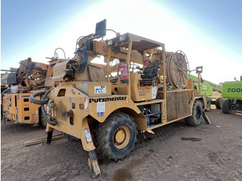 Truk pompa beton PUTZMEISTER