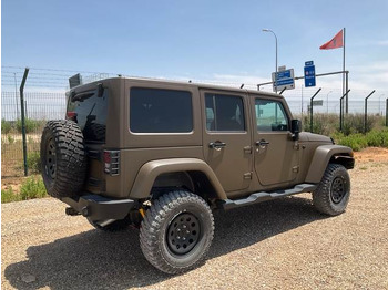 Mobil Jeep Wrangler JK Command: gambar 3