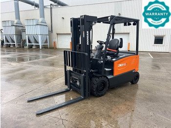 Forklift listrik DOOSAN