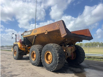 Tempat sampah artikulasi Volvo A60H: gambar 3 Tempat sampah artikulasi Volvo A60H: gambar 3