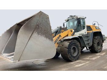 Loader konstruksi LIEBHERR L 580