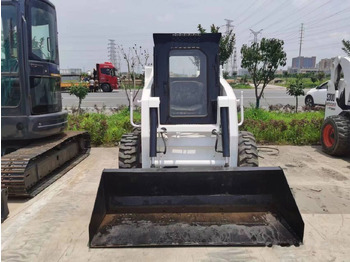 Skid steer BOBCAT S130