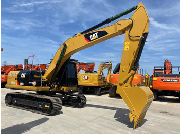 Ekskavator perayap CATERPILLAR 320D2
