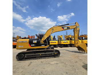 Ekskavator CATERPILLAR 323D2L