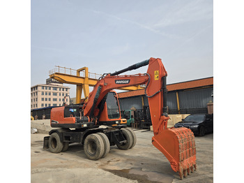 Ekskavator roda DOOSAN DX150W