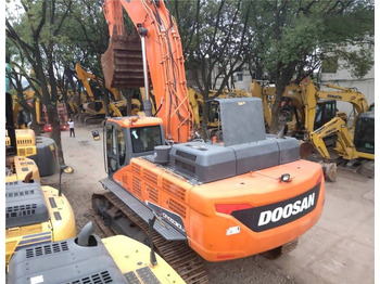 Ekskavator perayap DOOSAN DX530LC-5