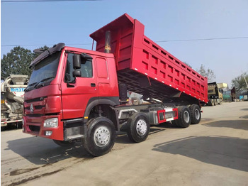 Truk jungkit SINOTRUK HOWO