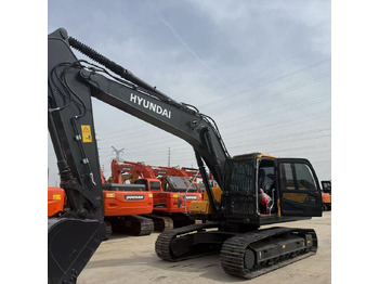 Ekskavator perayap HYUNDAI