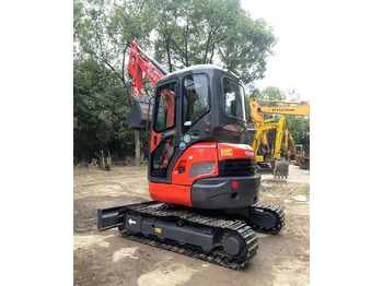 Ekskavator perayap KUBOTA
