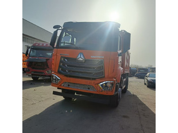 Truk jungkit Sinotruk HOHAN 6*4 Dump truck: gambar 3