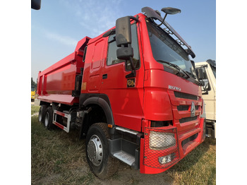 Truk jungkit SINOTRUK HOWO