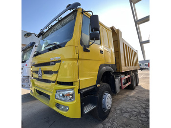 Truk jungkit SINOTRUK HOWO