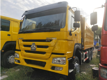 Truk jungkit SINOTRUK HOWO