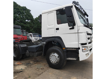 Tempat sampah mini Sinotruk HOWO 420 tractor: gambar 4