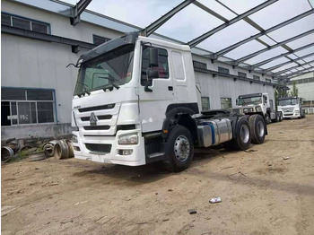 Pengangkut kontainer/ Container truck SINOTRUK HOWO